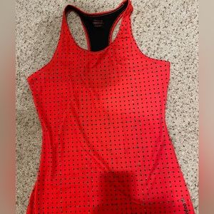 Reebok women’s sports tank top, New without tag, M